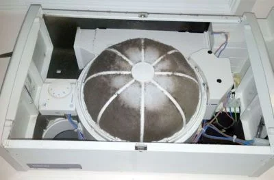 Foto del pequeño ventilador dentro de la caja